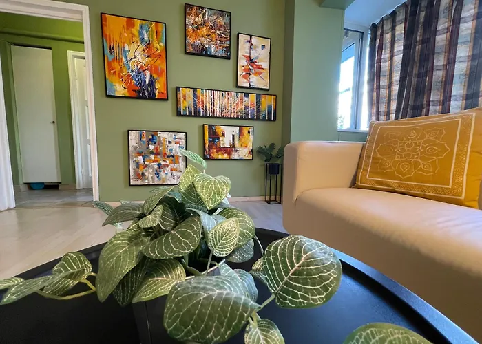 City Haven - Downtown Apartments With Art Deco Design