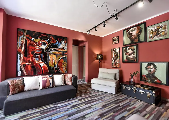 City Haven - Downtown Apartments With Art Deco Design